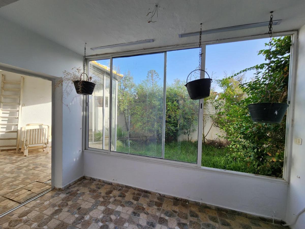 Duplex Bien Equipe Securise Avec Jardin Et Veranda La Marsa Exterior photo