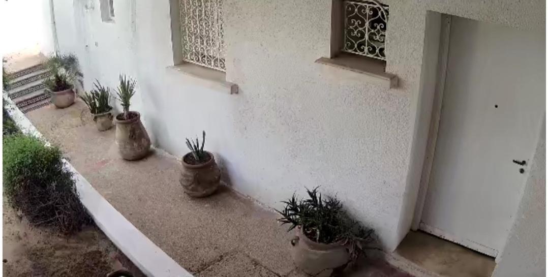 Duplex Bien Equipe Securise Avec Jardin Et Veranda La Marsa Exterior photo